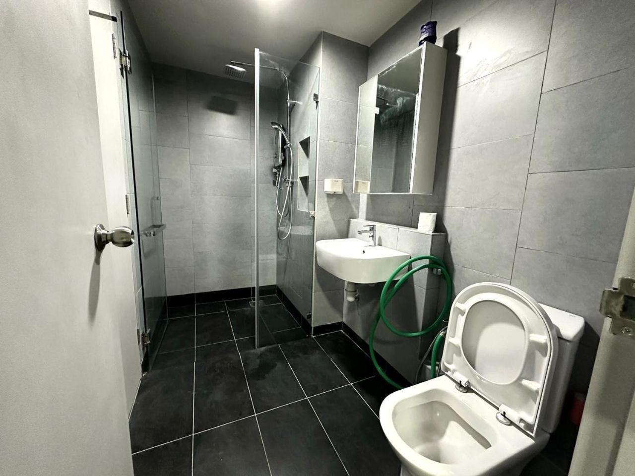דירות קוטה קינבלו Jesselton Quay Sea & Pool View For 6 Pax מראה חיצוני תמונה
