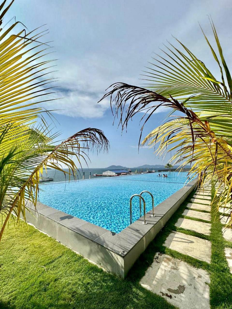דירות קוטה קינבלו Jesselton Quay Sea & Pool View For 6 Pax מראה חיצוני תמונה